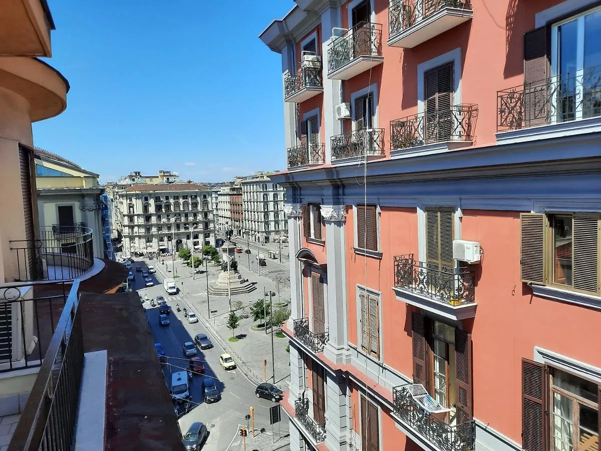 Napoli Central 0*, Neapel
